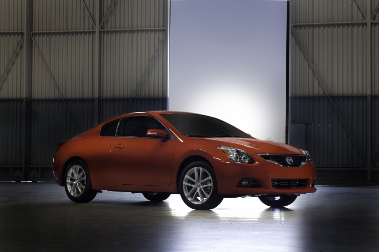 2012 Nissan Altima Coupe 3.5 SR Picture