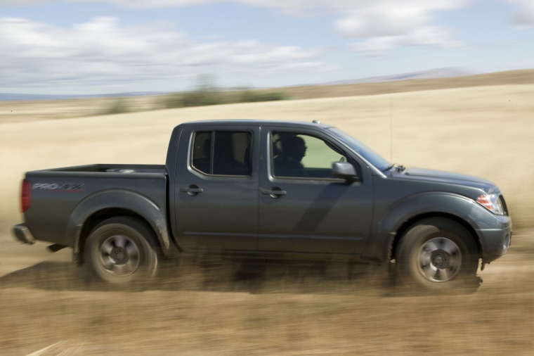 2010 Nissan Frontier Crew Cab PRO-4X 4WD Picture