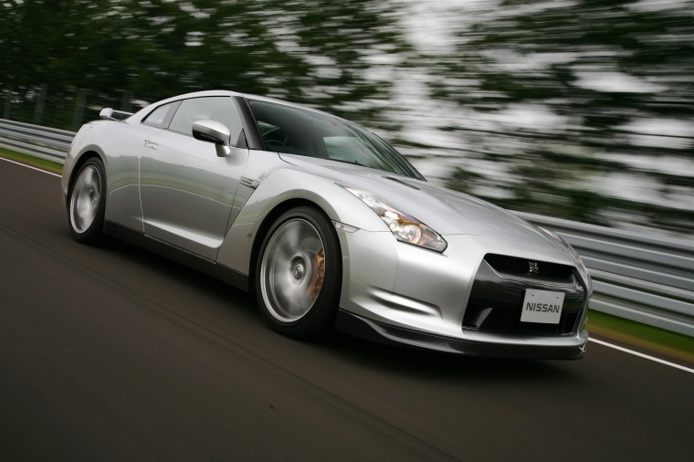 2010 Nissan GT-R Coupe Picture