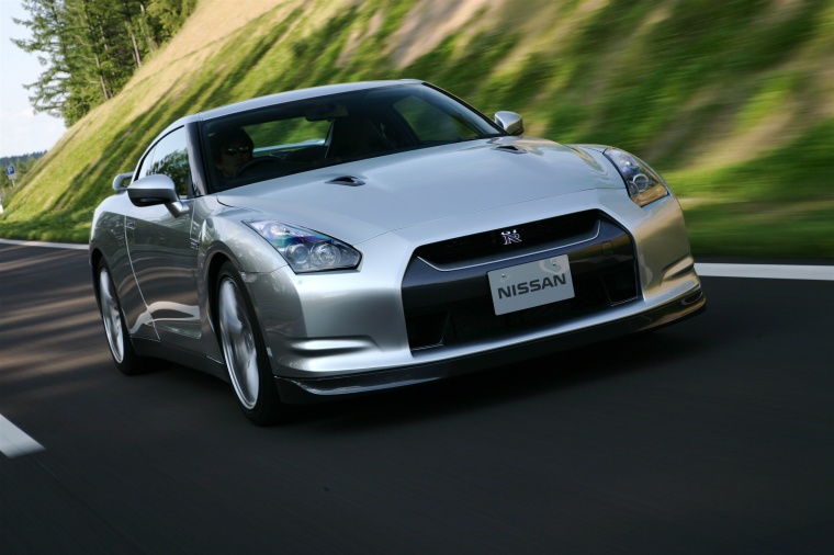 2010 Nissan GT-R Coupe Picture