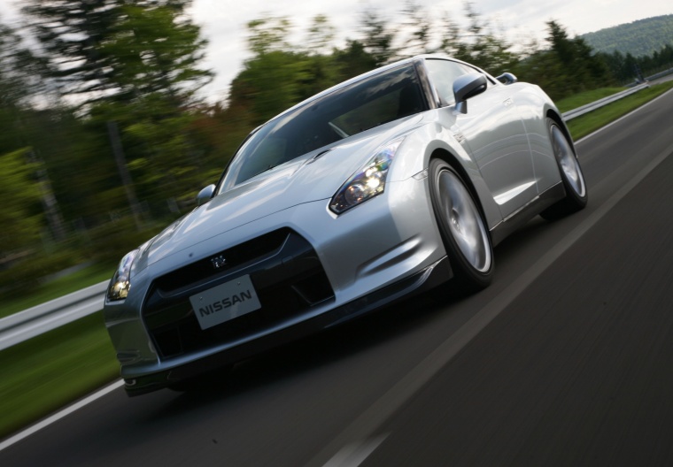 2010 Nissan GT-R Coupe Picture