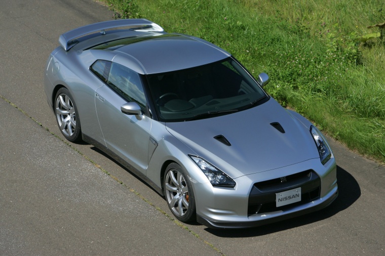 2010 Nissan GT-R Coupe Picture