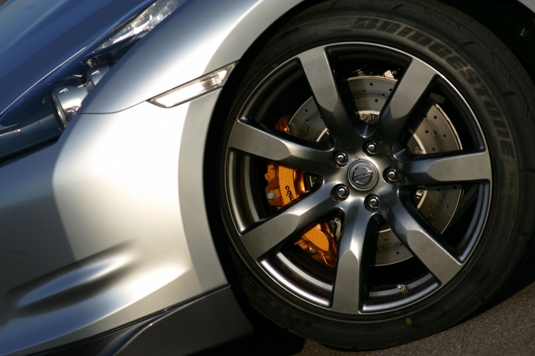 2010 Nissan GT-R Rim Picture