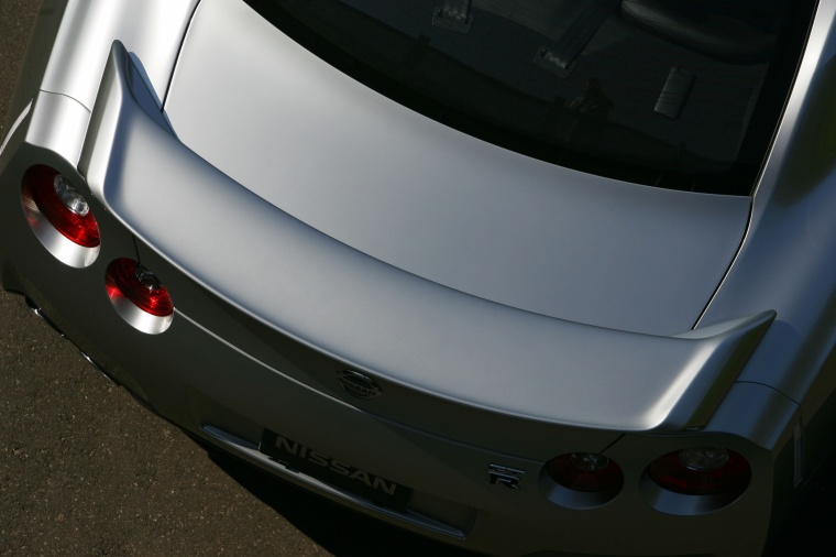 2010 Nissan GT-R Rear Wing Picture