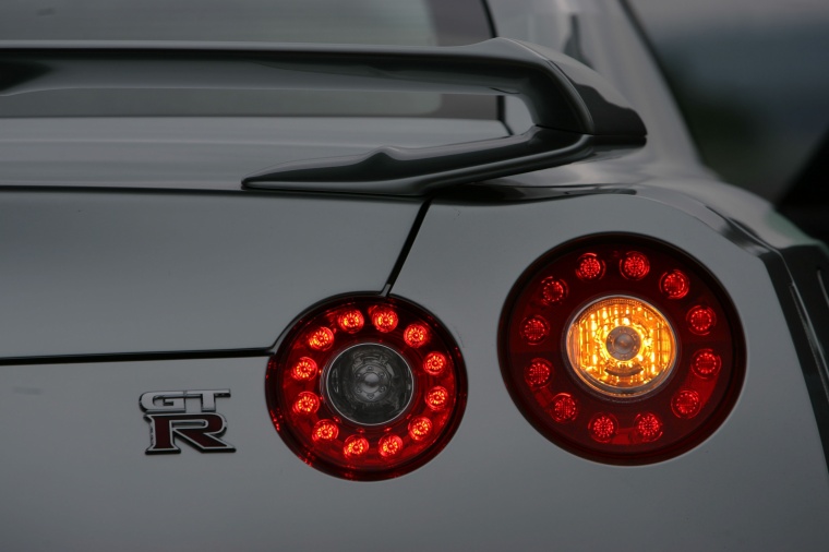 2010 Nissan GT-R Tail Light Picture