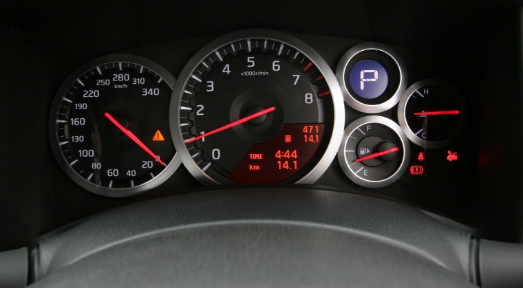 2010 Nissan GT-R Gauges Picture