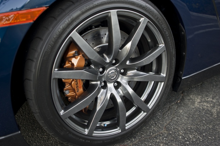 2012 Nissan GT-R Coupe Rim Picture