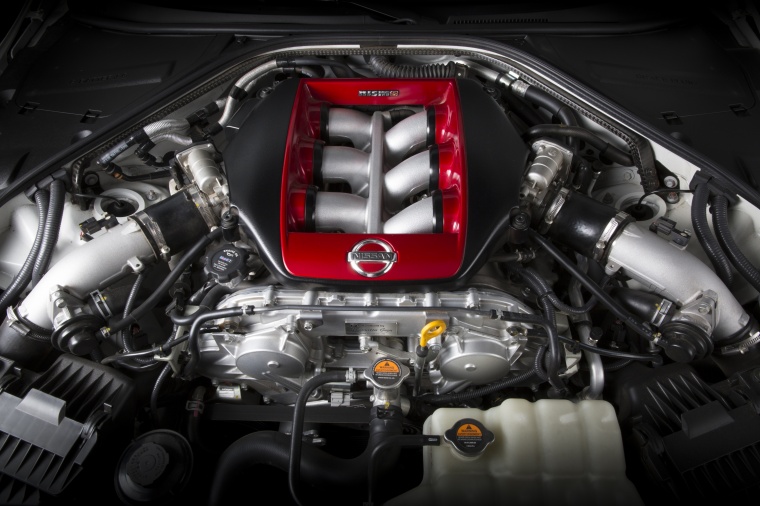 2015 Nissan GT-R NISMO VR38DETT 3.8-liter V6 twin-turbo Engine Picture