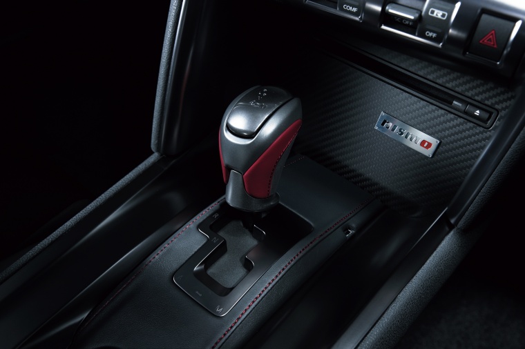 2015 Nissan GT-R NISMO Gear Lever Picture