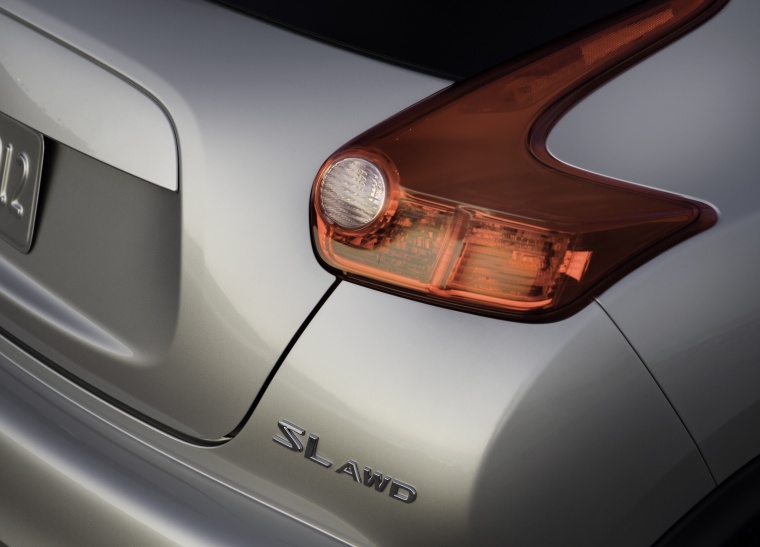 2014 Nissan Juke SL AWD Tail Light Picture