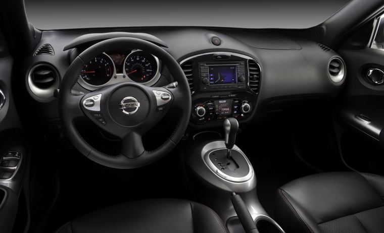 2014 Nissan Juke SL AWD Cockpit Picture