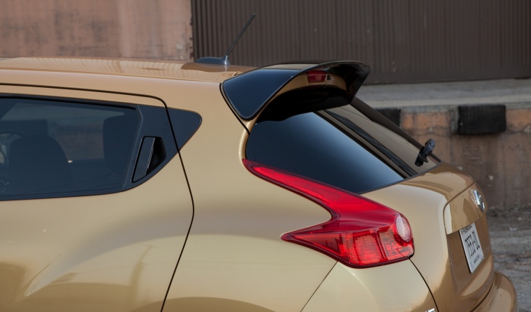 2014 Nissan Juke SL AWD Tail Light Picture