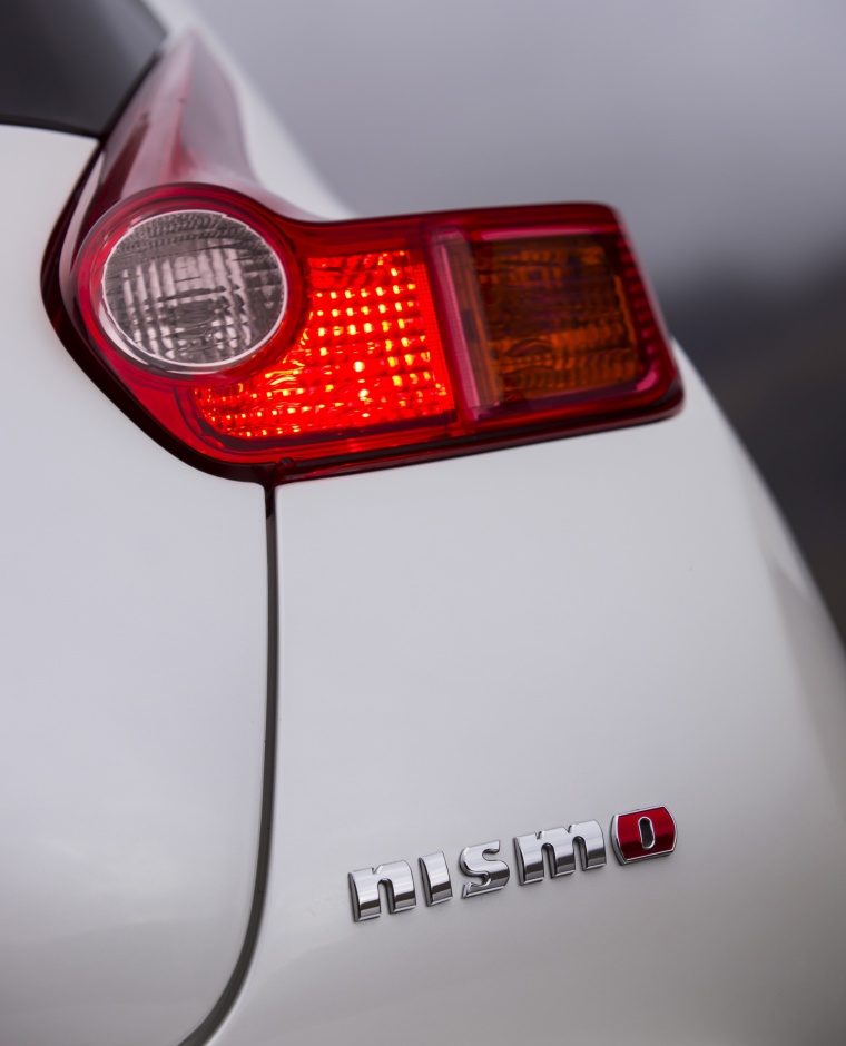 2014 Nissan Juke NISMO Tail Light Picture