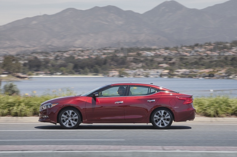 2018 Nissan Maxima Platinum Sedan Picture