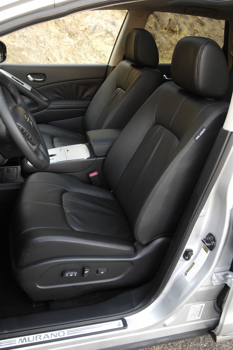 2010 Nissan Murano Front Seats Picture