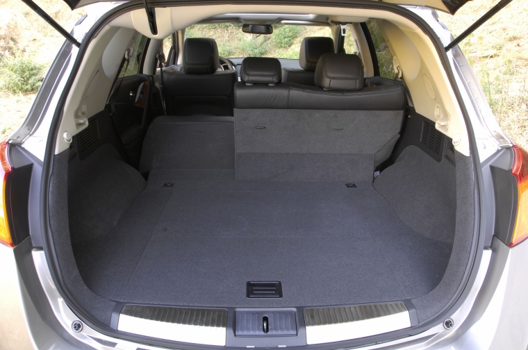 2010 Nissan Murano Trunk Picture