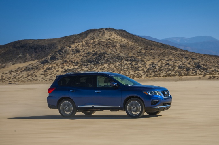 2018 Nissan Pathfinder Platinum 4WD Picture