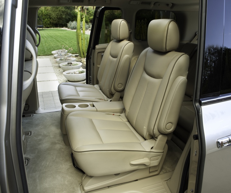 2013 Nissan Quest Rear Seats Picture