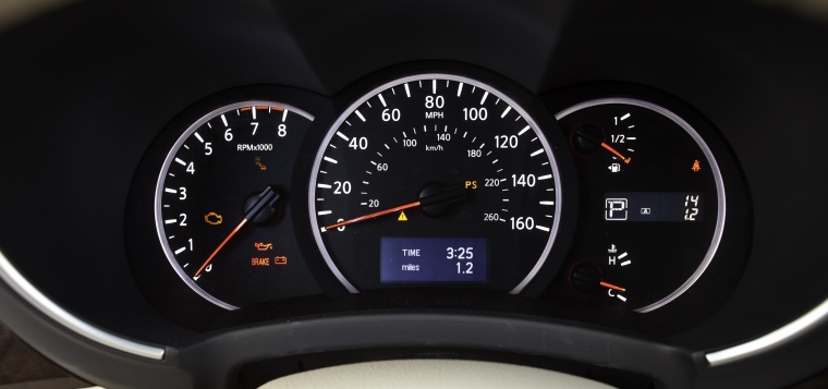 2013 Nissan Quest Gauges Picture