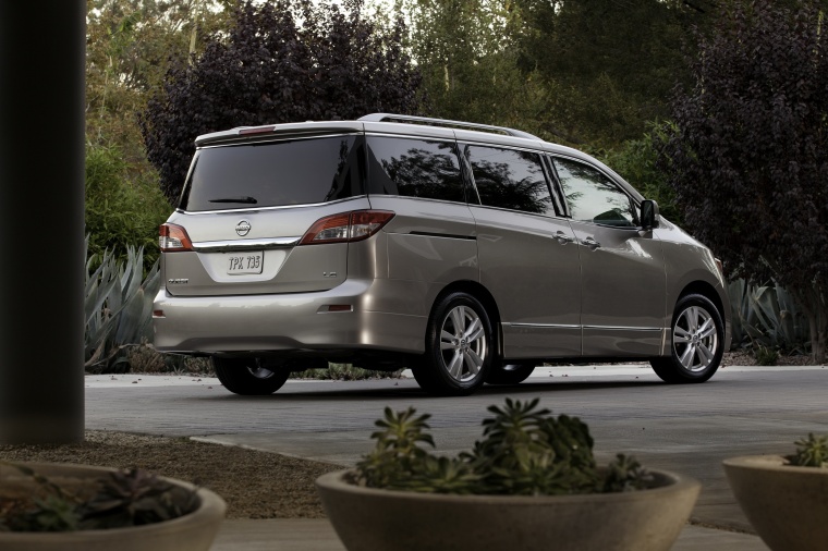 2013 Nissan Quest Picture