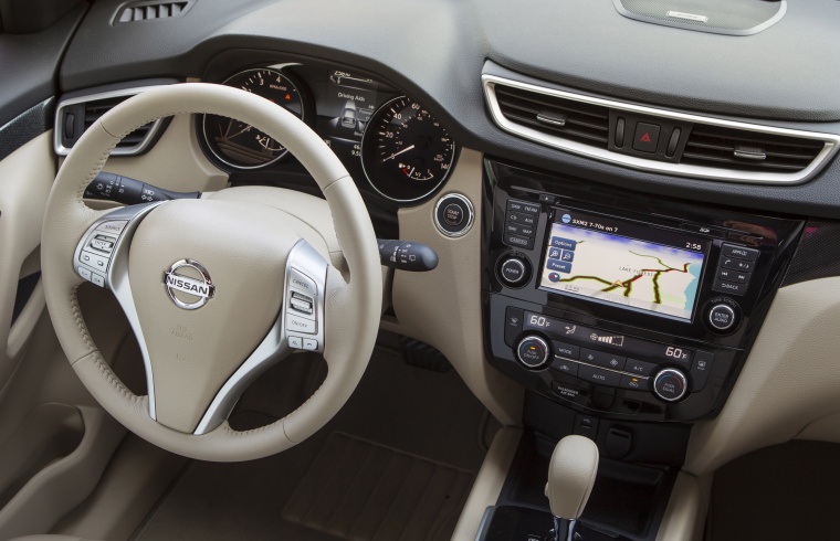 2015 Nissan Rogue SL AWD Cockpit Picture