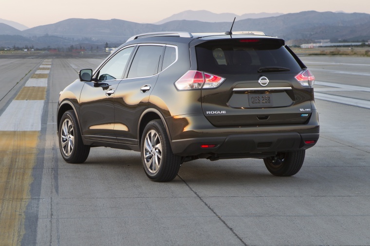 2015 Nissan Rogue SL AWD Picture