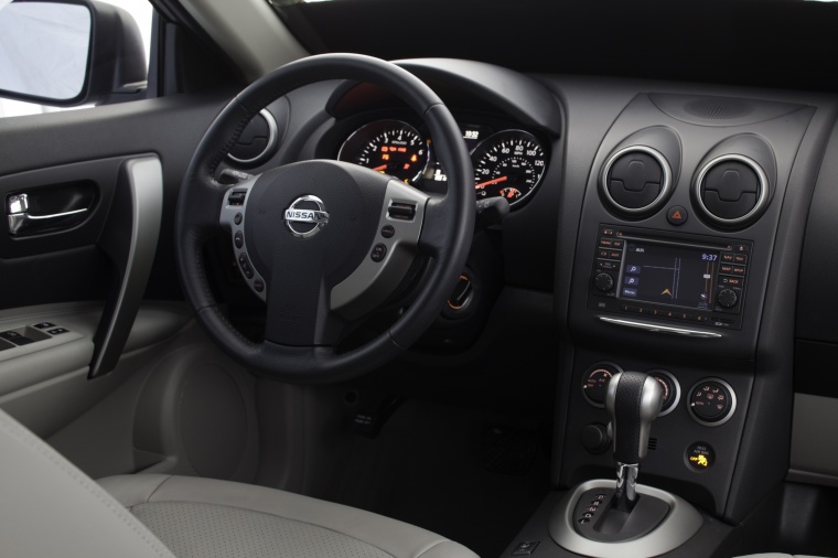 2014 Nissan Rogue Select Cockpit Picture