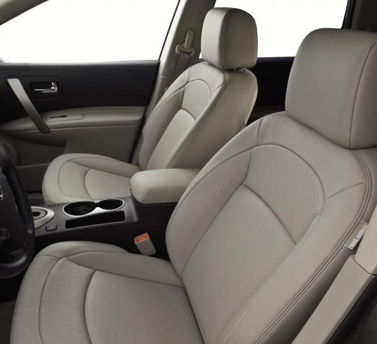 2014 Nissan Rogue Select Front Seats Picture