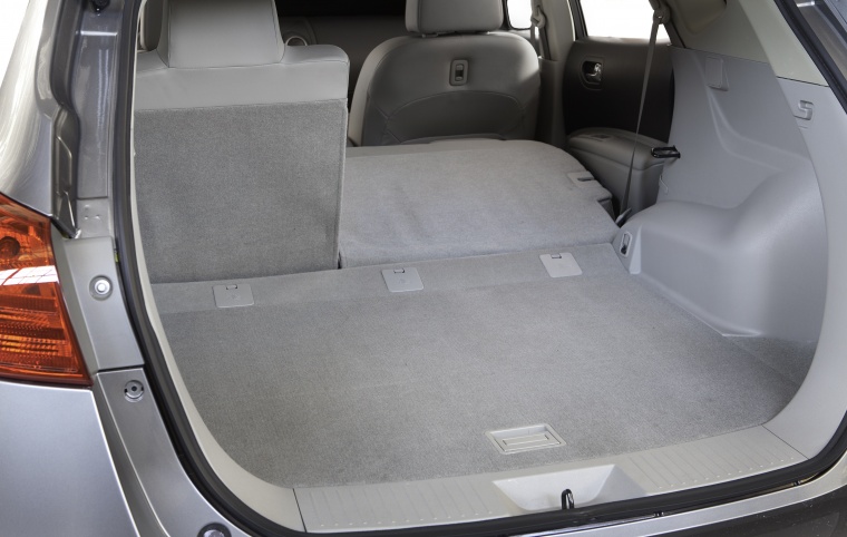 2014 Nissan Rogue Select Trunk Picture