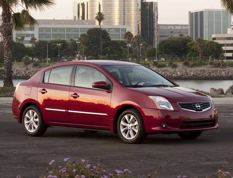 2010 Nissan Sentra SL Sedan Picture