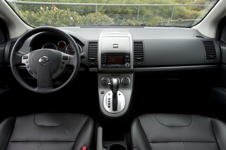 2010 Nissan Sentra SL Sedan Cockpit Picture