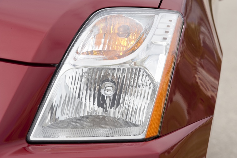 2011 Nissan Sentra SL Sedan Headlight Picture