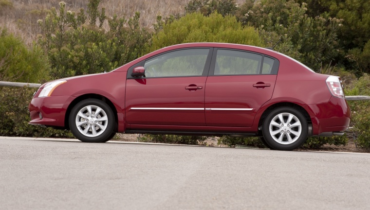 2012 Nissan Sentra SL Sedan Picture