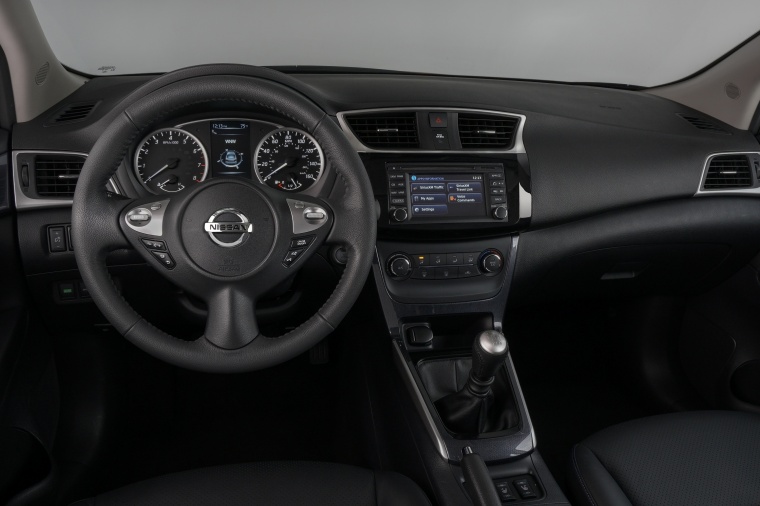 2018 Nissan Sentra SR Turbo Cockpit Picture