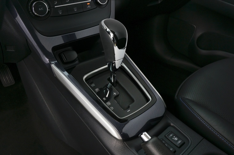 2018 Nissan Sentra SR Turbo Automatic Gear Lever Picture