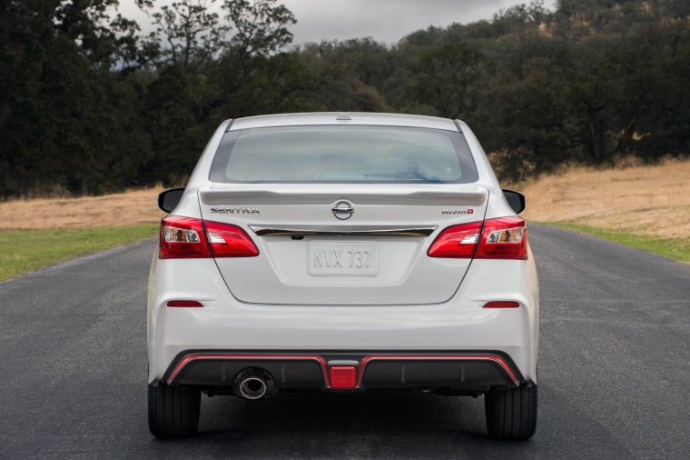 2018 Nissan Sentra NISMO Picture