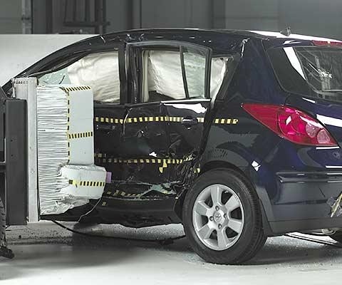 2012 Nissan Versa Hatchback IIHS Side Impact Crash Test Picture