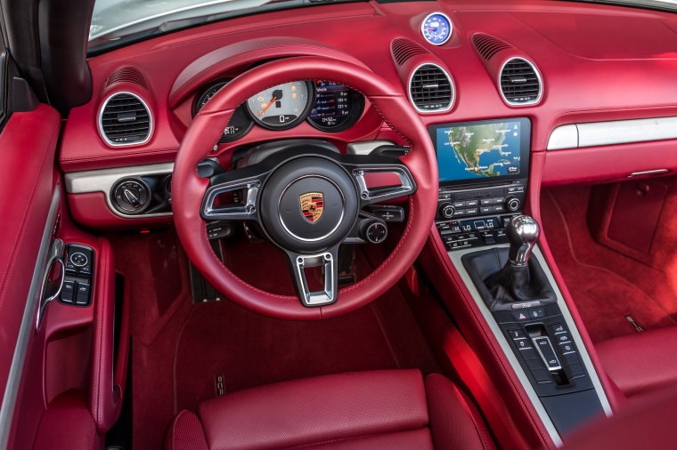 2018 Porsche 718 Boxster S Cockpit Picture