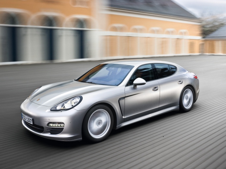 2011 Porsche Panamera V6 Picture