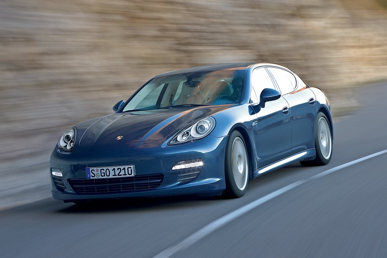 2012 Porsche Panamera 4S Picture