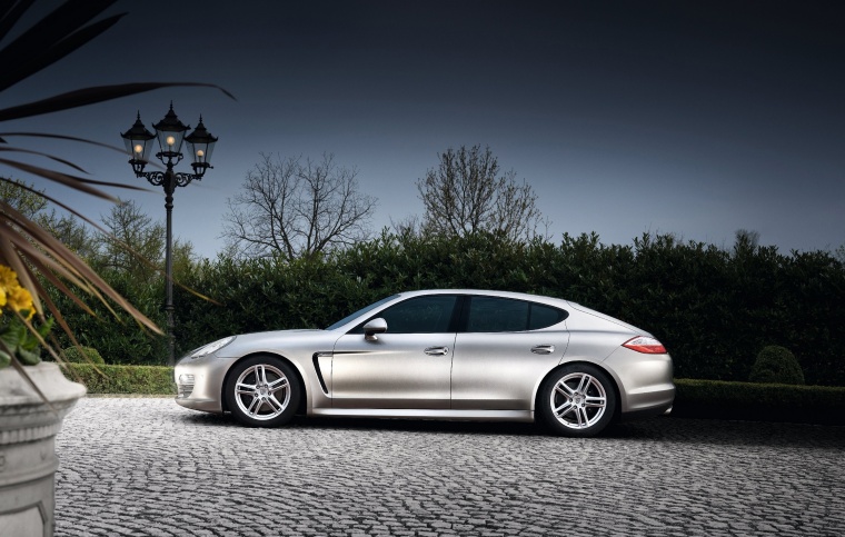 2012 Porsche Panamera Picture