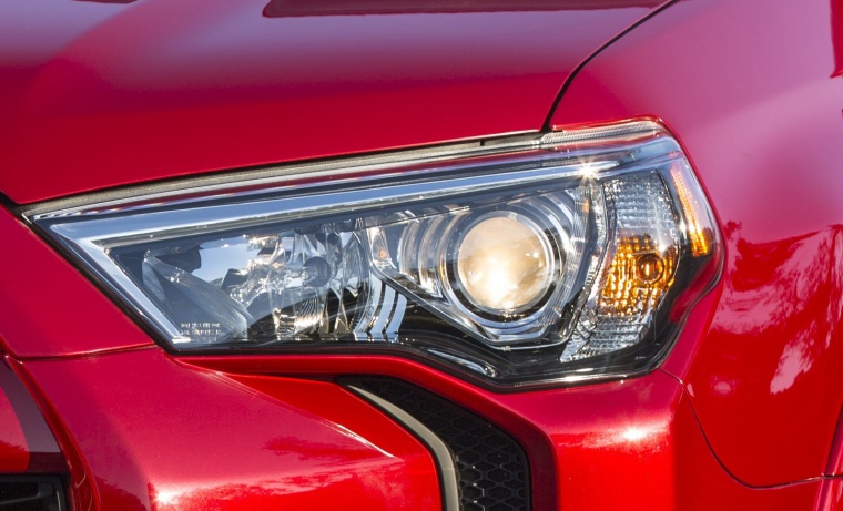 2020 Toyota 4Runner TRD Off Road Headlight Picture