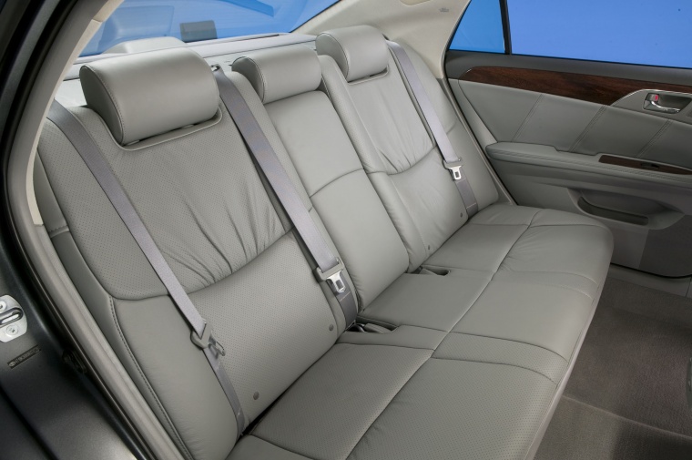 2010 Toyota Avalon Limited Rear Seats Picture