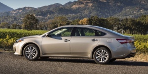 2013 Toyota Avalon Reviews / Specs / Pictures / Prices