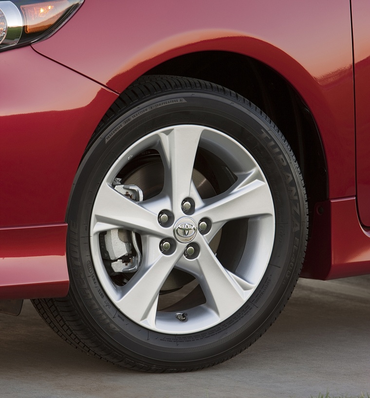 2011 Toyota Corolla S Rim Picture