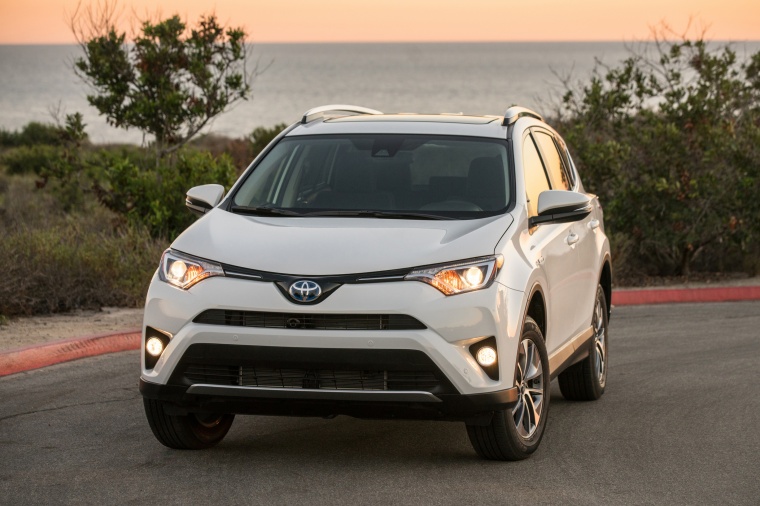 2016 Toyota RAV4 Hybrid XLE AWD Picture