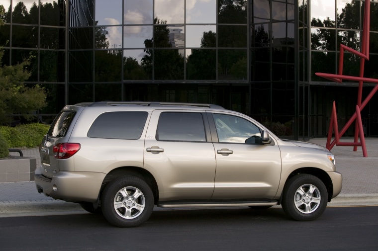 2016 Toyota Sequoia Picture