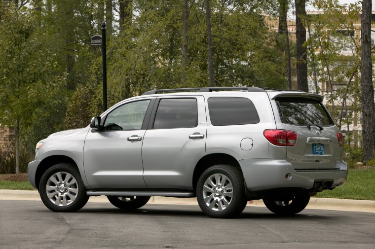 2016 Toyota Sequoia Picture