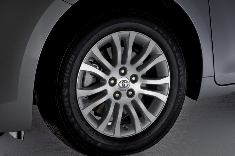 2012 Toyota Sienna XLE Rim Picture