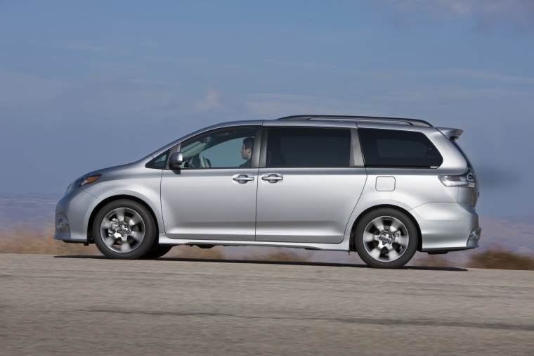 2012 Toyota Sienna SE Picture